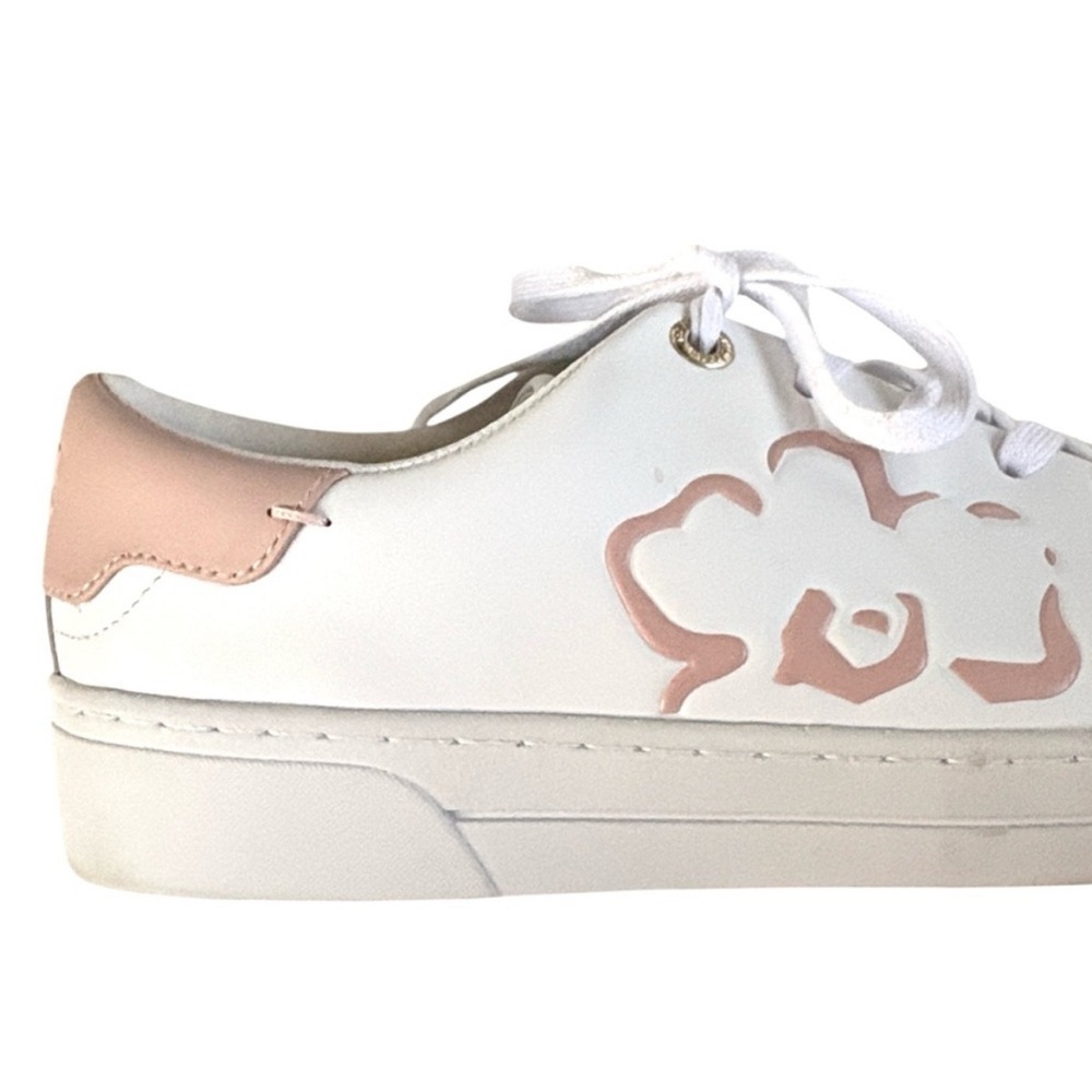 EUC Ted Baker Leather Tarliah
Magnolia Flower Sneakers White Pink Size 11 - Picture 3 of 10